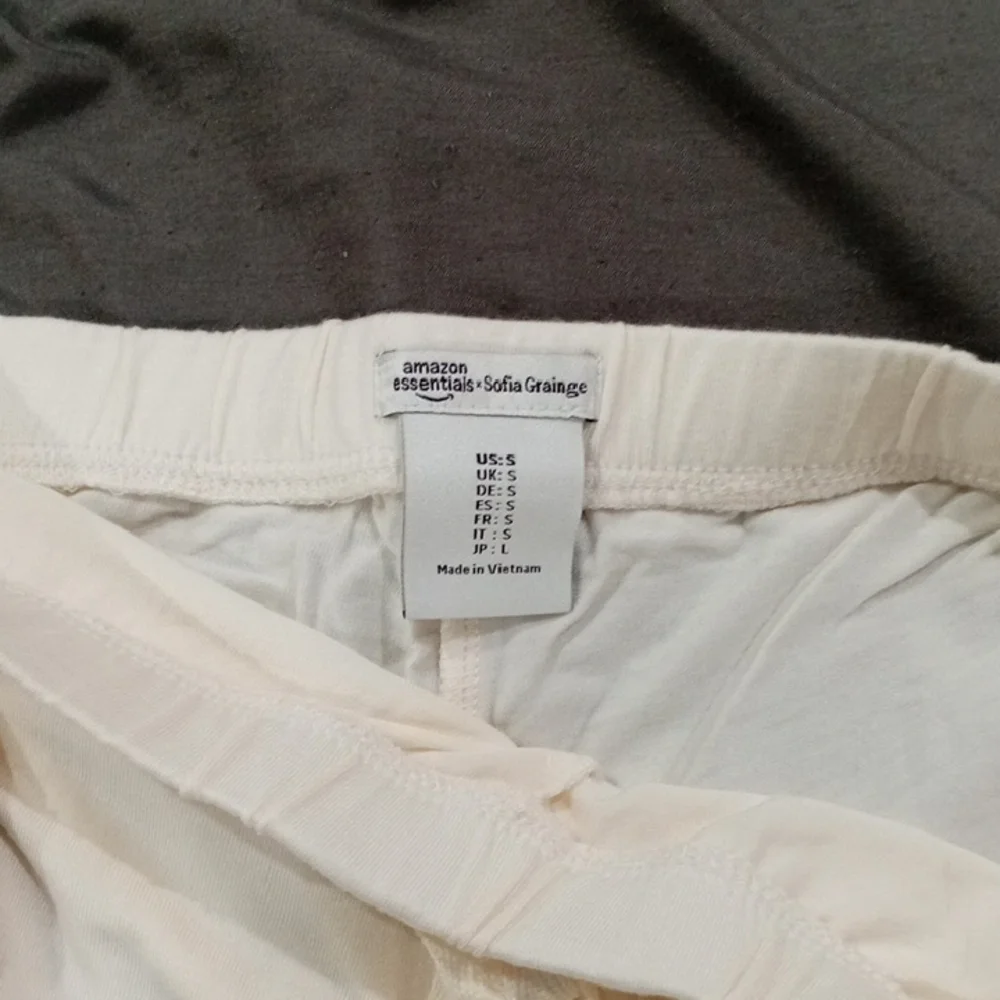Amazon Essentials Women's Cream Pajama Set - Picture 6 of 10
